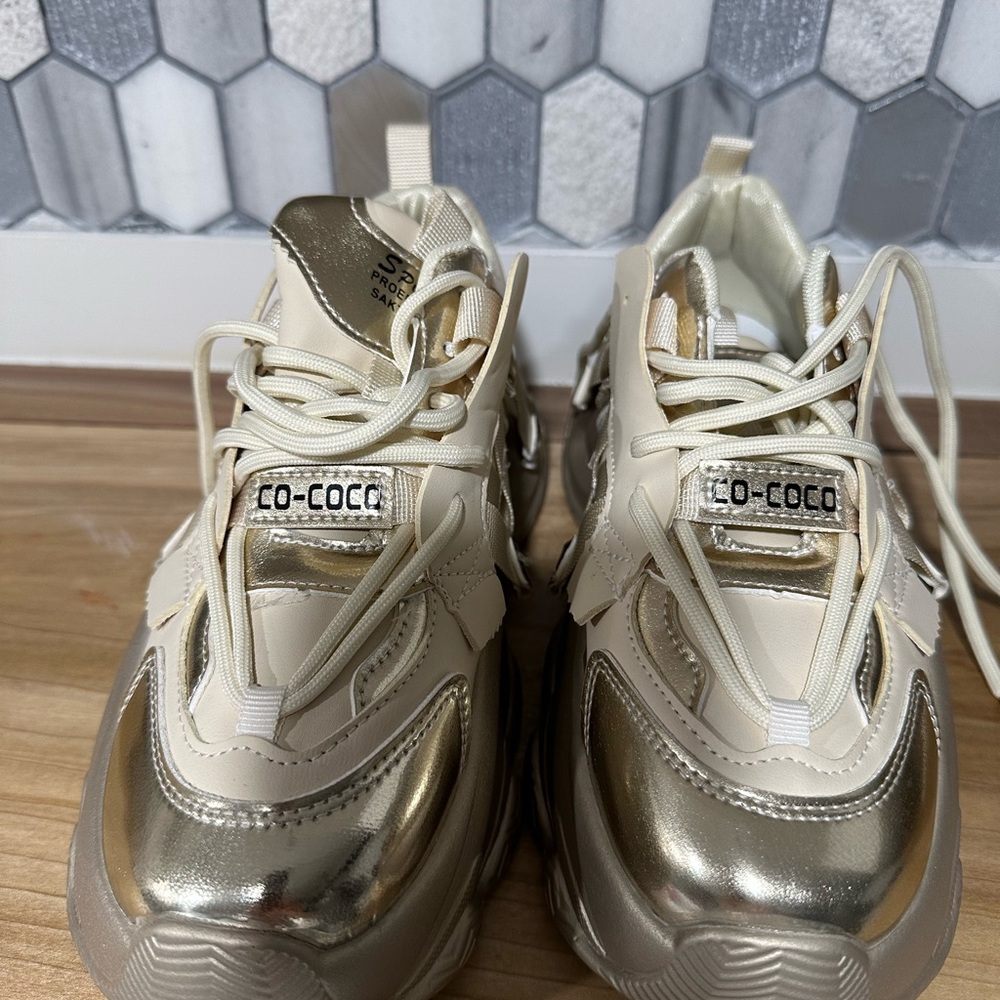 Shoes in Gold and Cream